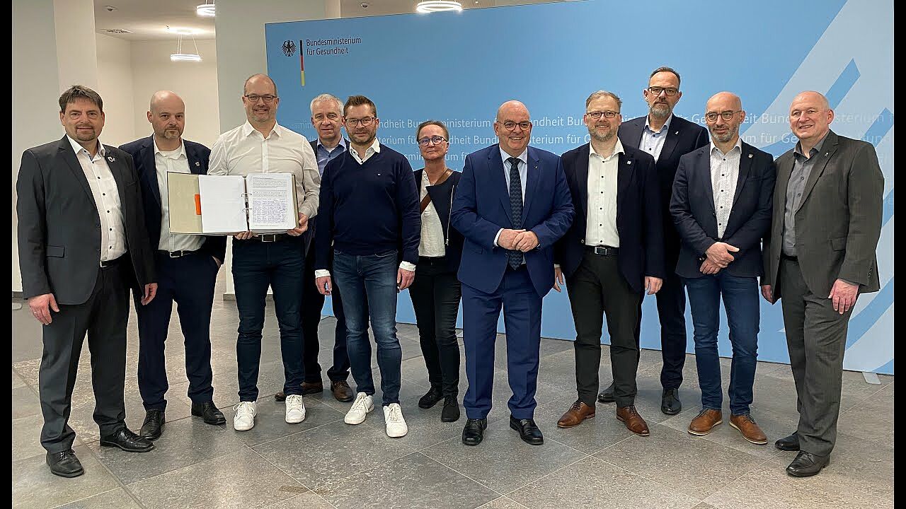 Petitionsübergabe in Berlin für den Erhalt des DRK Kreisverbandes Biedenkopf